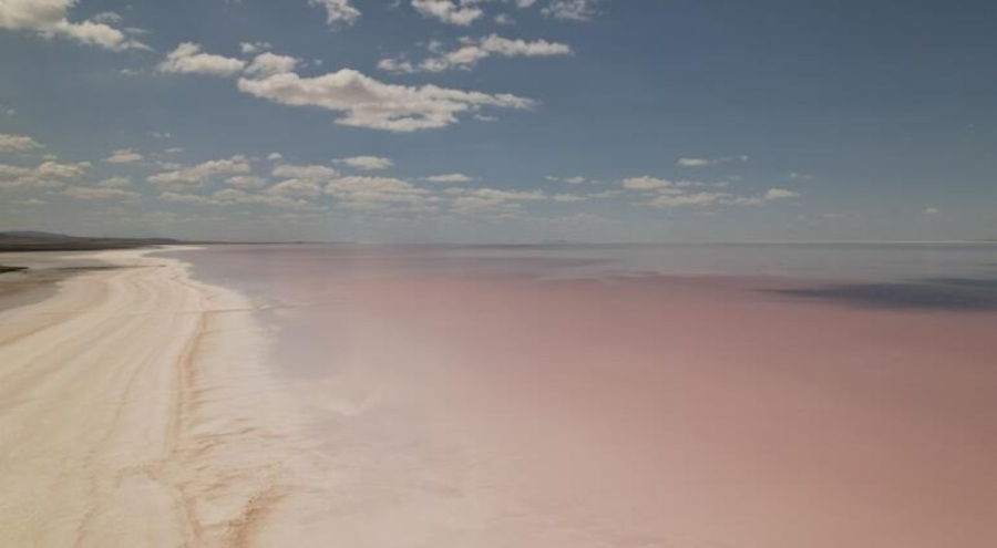 Tuz Gölü pembe renge büründü