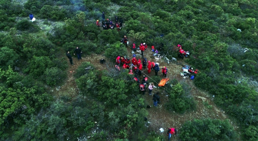 Bursa'da ekipler alarma geçti! Mağarada mahsur kalan defineciler kurtarıldı