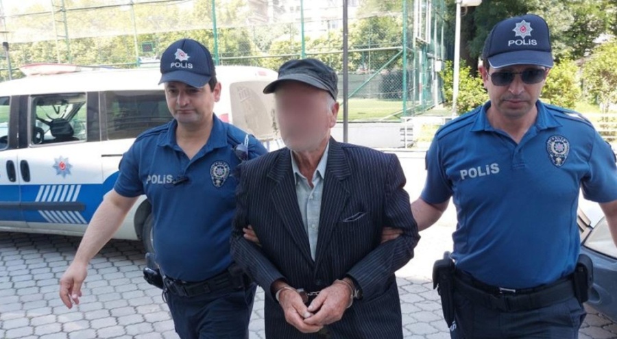 81 yaşındaki adam iki komşusunu bıçakladı