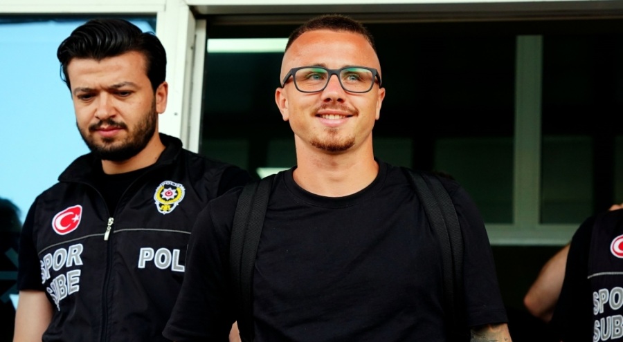 İstanbul'a gelen Angelino'nun ilk sözleri: Oynamak için sabırsızlanıyorum