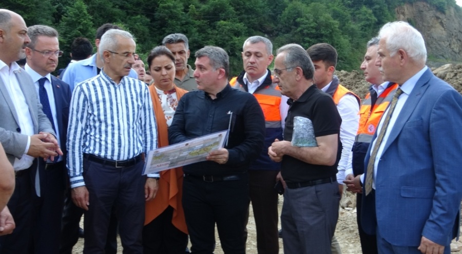 Ulaştırma Bakanı Uraloğlu, Giresun'da incelemelerde bulundu