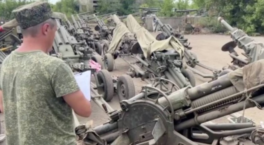 Rusya Savunma Bakanlığı, teslim edilen Wagner silahı ve tanklarını sergiledi