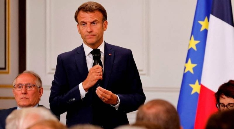 Macron'a "kesik parmak" gönderildi!