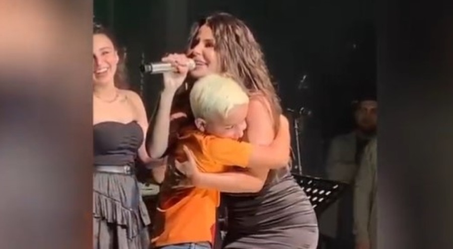 Simge'den sahneye çıkan hayranına: Beni yedi küçük Icardi!