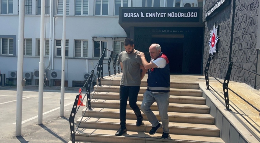 Bursa'da hacca götürme vaadiyle dolandıran şüpheli adliyeye sevk edildi