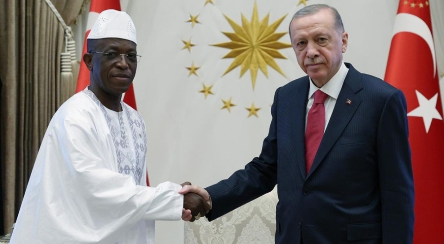 Büyükelçilerden Erdoğan'a güven mektubu