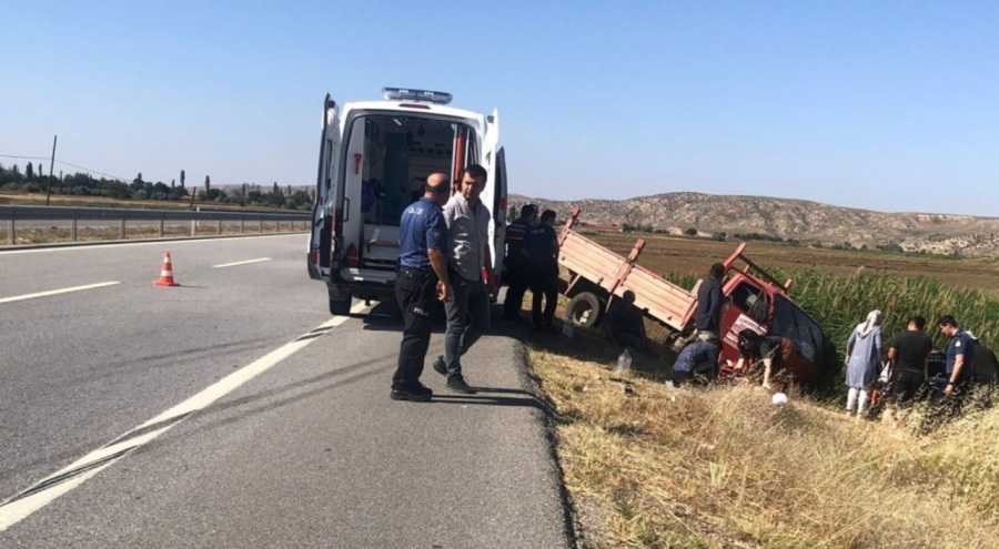 Tarlada dehşet: Hasımları üzerlerine kamyonet sürdü!