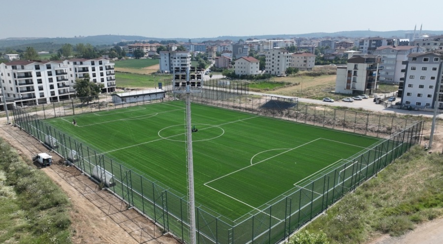 Bursa'da Akçalar'a futbol sahası