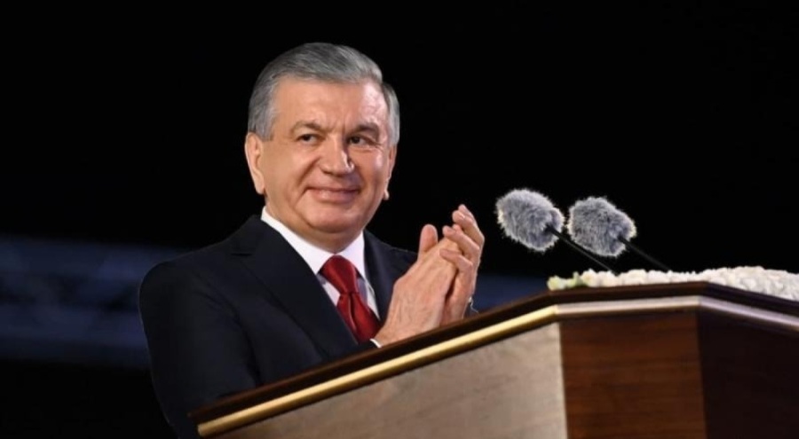 Mirziyoyev,  yemin ederek görevine başladı