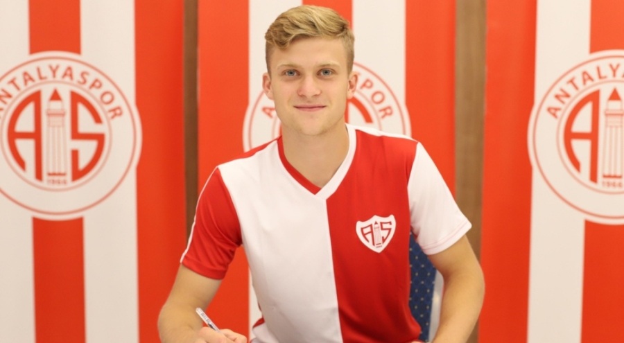 Antalyaspor Kaluzinski ile 3+1 yıllık sözleşme imzalandı