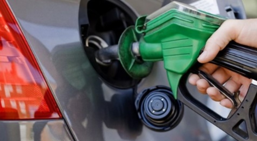 Benzine 1 lira 35 kuruş zam geldi