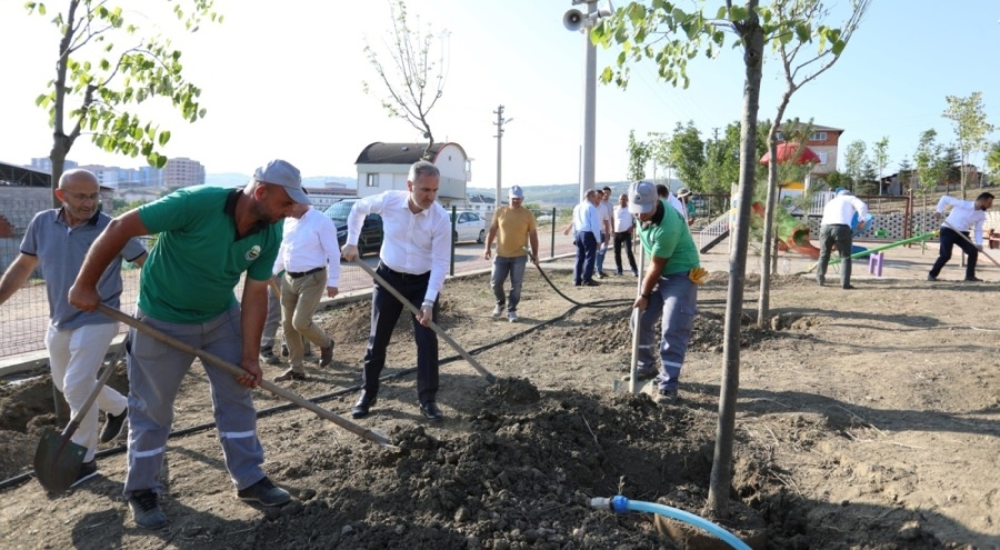 İnegöl'de 600 fidan 15 Temmuz şehitleri için dikildi