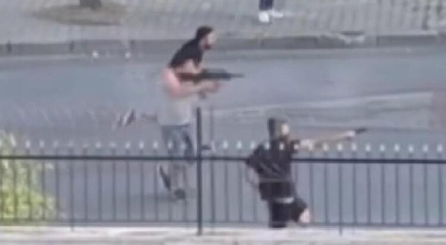 Tabanca ve av tüfeğiyle kurşun yağdırdılar!