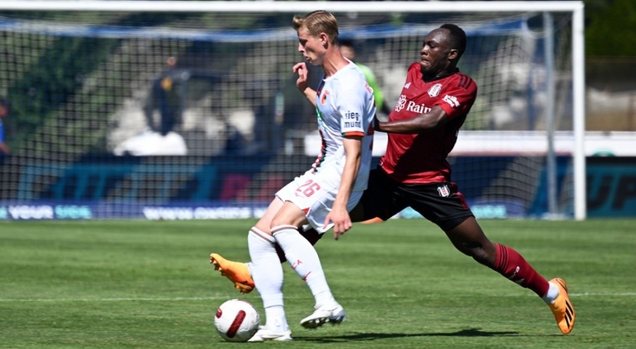 Beşiktaş ile Augsburg arasındaki maç yarıda kaldı!