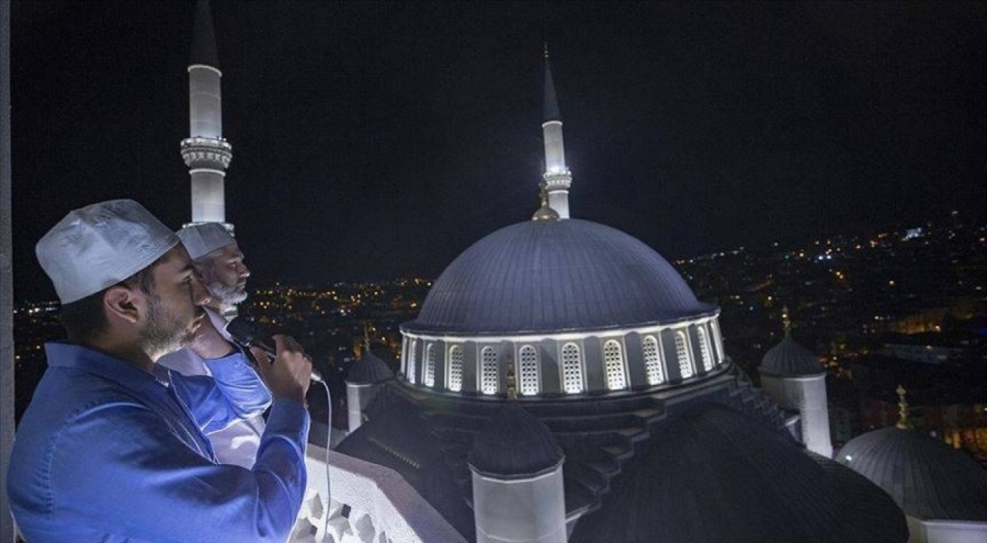 90 bin camide '15 Temmuz selası' okundu