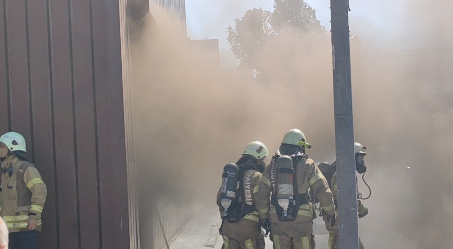 Beyoğlu'nda sanat galerisinde yangın