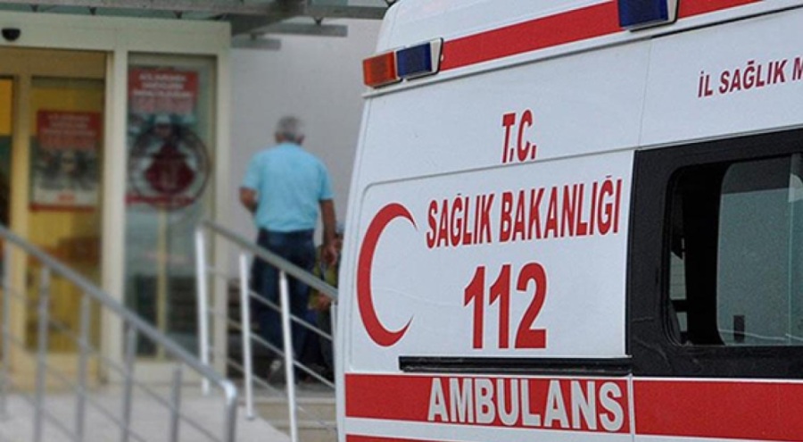 Düzce'de otomobil ile kamyonet çarpıştı