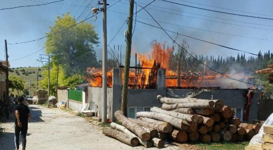 Bursalı çift evlerinin yandığını fark etmedi