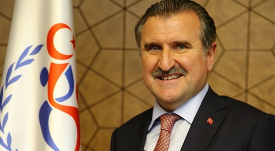 Bakan Bak, şampiyon olan "Filenin Sultanları"nı kutladı