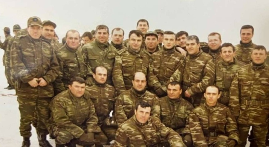 Sinan Oğan, bedelli askerlik mi yaptı? Tarkan'la çekilen fotoğraf gündemde