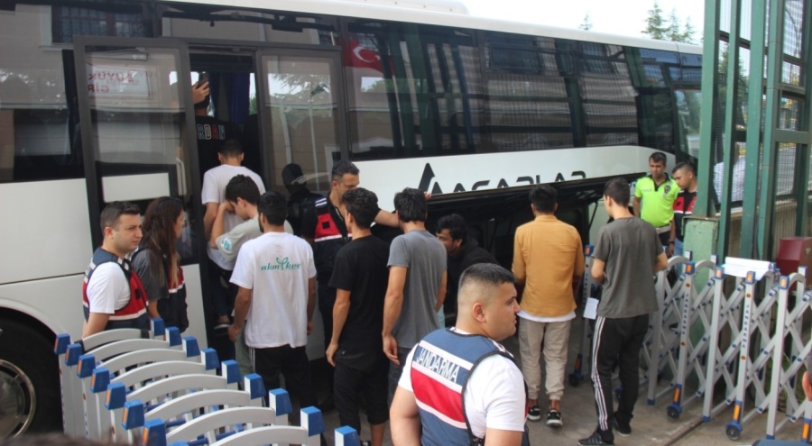 Kocaeli'de 6 düzensiz göçmen yakalandı