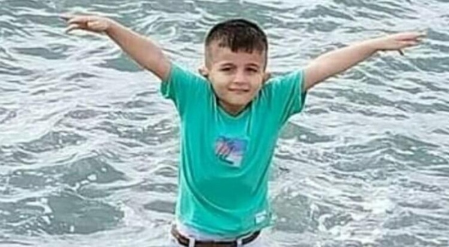 Dekor amaçlı kullanılan duvarın altında kaldılar! 5 yaşındaki Efe yaşamını yitirdi