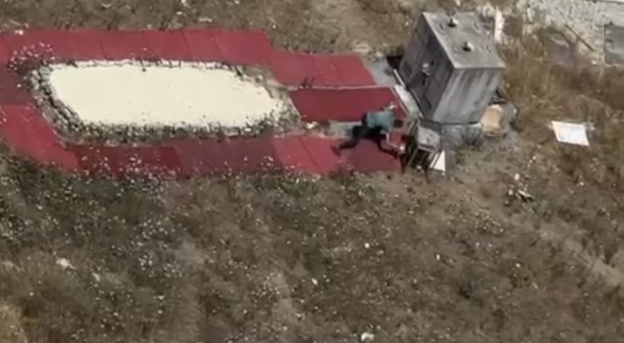 İstanbul'da tüyler ürperten görüntü! Güvercinleri fırlatıp tekmeledi