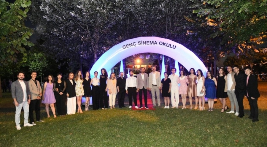 Geleceğin sinema sanatçıları kendi çektikleri filmlerin galasını yaptılar!