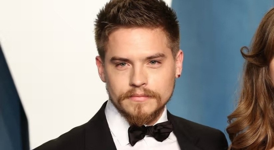 Barbara Palvin ve Dylan Sprouse çifti evlendi