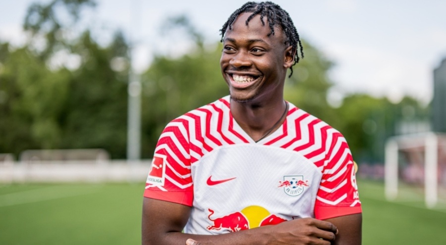 Leipzig Bitshiabu'yu kaptı