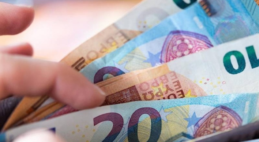 Euro 30, dolar ise 27 lirayı aştı