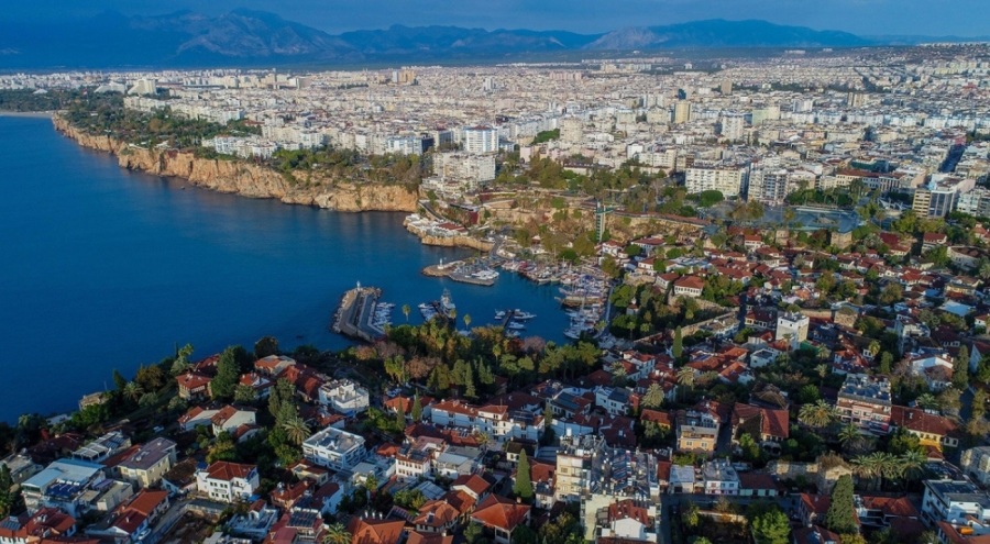 Antalya'ya uçak ile gelen turist sayısı 7 milyonu geçti!