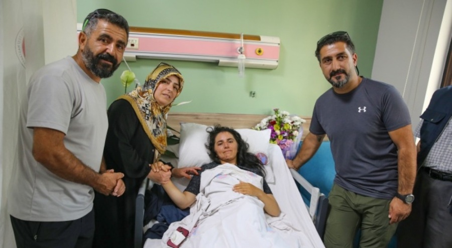 Cilo buzullarının altından kurtarılan çift kurtarıcıları ile görüştü