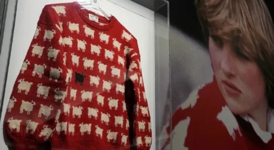 Prenses Diana'nın ikonik kazağı açık artırmaya çıkıyor