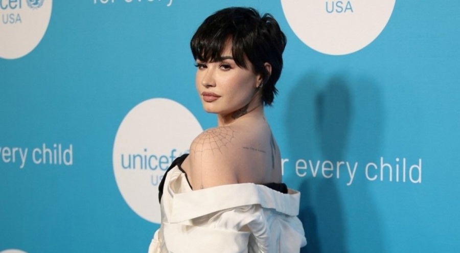 Demi Lovato cinsel kimliğini ailesine nasıl açıkladığından bahsetti