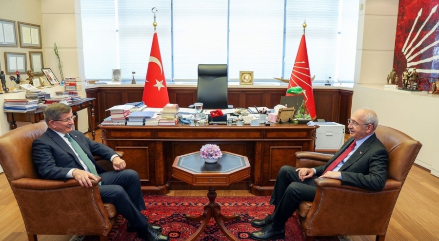 Ahmet Davutoğlu'dan Kemal Kılıçdaroğlu'na ziyaret