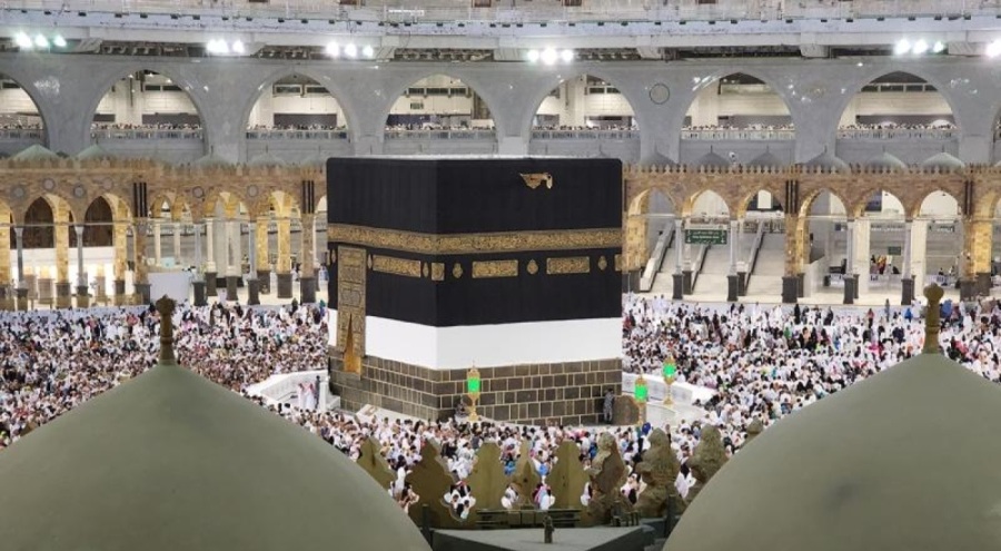 Suudi Arabistan, umreci kabulüne başladı