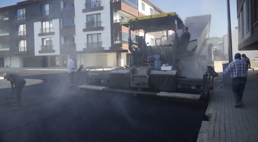 Bursa Gemlik'te yol çalışmaları devam ediyor