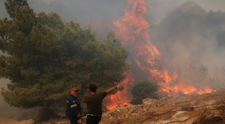 Yunanistan hala yanıyor!