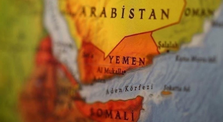 Yemen'de akaryakıt taşıyan kamyonlar çarpıştı: 2 kişi hayatını kaybetti