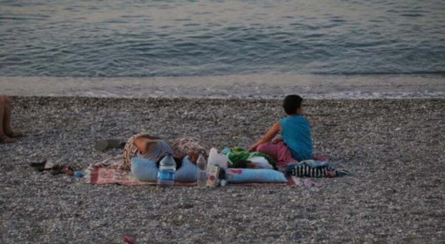 El Nino etkisini gösterdi! Sıcaktan bunalan sahilde sabahladı