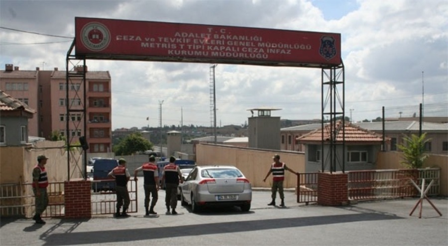 Metris Cezaevi önünde arbede! Minibüs şoförü darbedildi