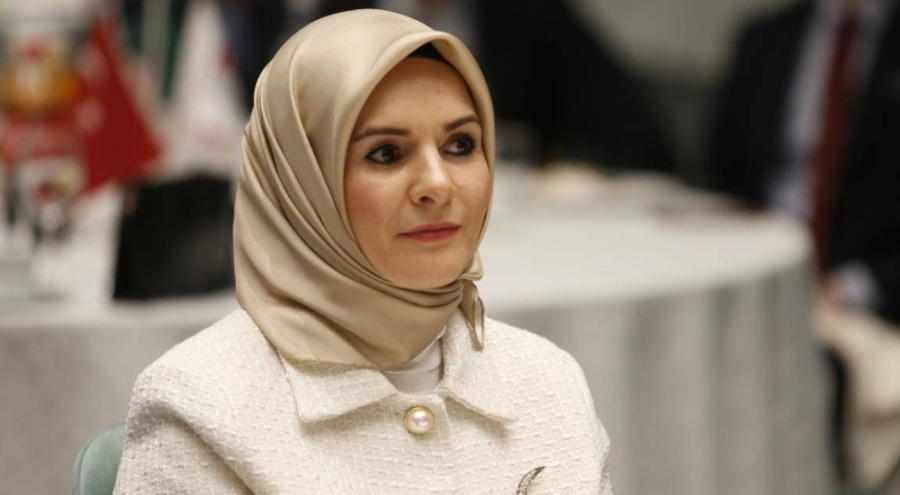 Aile ve Sosyal Hizmetler Bakanlığı'na 800 bin liraya araç kiralanmış