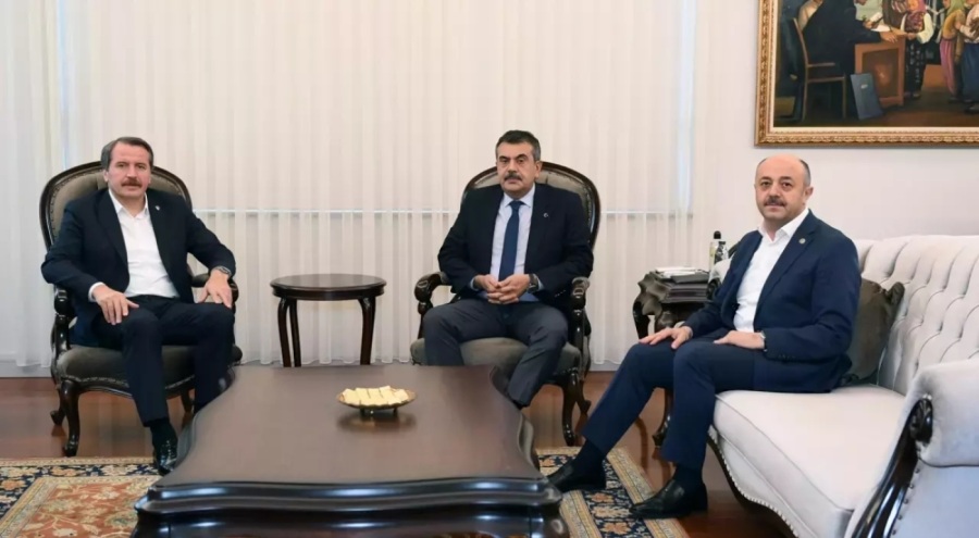 Eğitim-Bir-Sen Genel Başkanı Ali Yalçın eğitim çalışanlarının sorunları Bakan Tekin'e iletildi