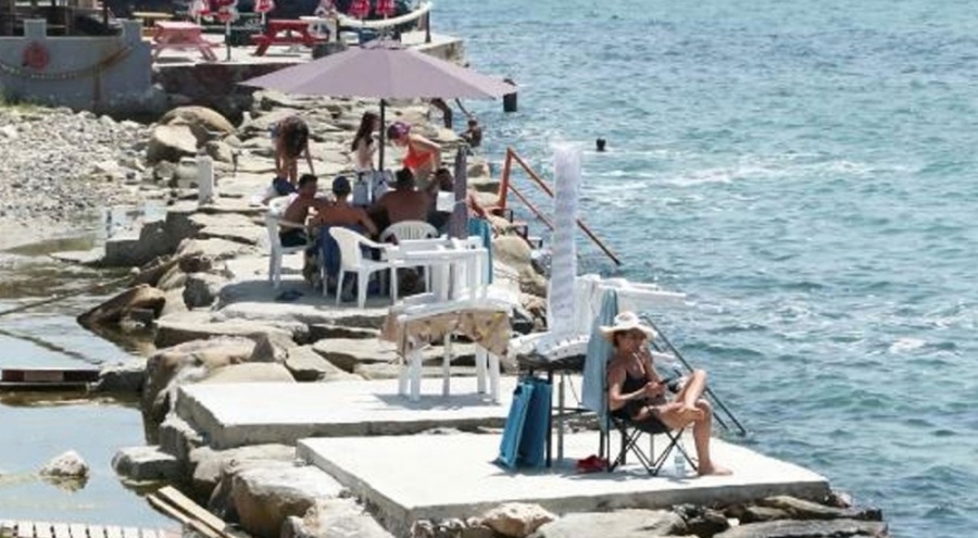 Silivri'de sahile beton döküp sahiplendiler!