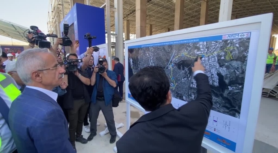 Bakan Uraloğlu, Gebze OSB-Darıca Sahil Metro Hattı Ray Kaynak Töreni'nde konuştu