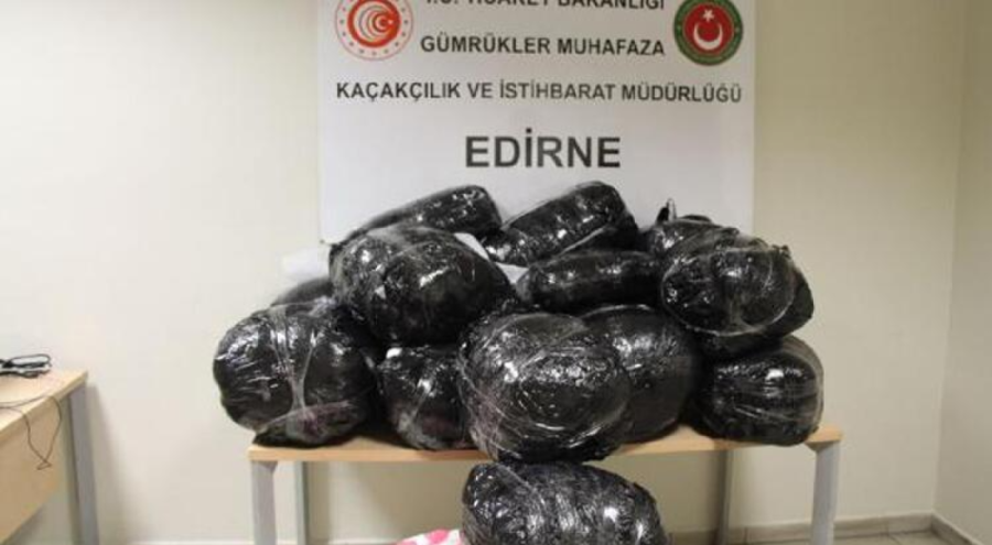 Sınırda 2 milyonluk kaçak gelinlik operasyonu!