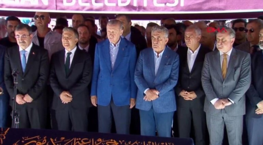 Erdoğan, Hayati Yazıcı'nın annesinin cenaze törenine katıldı