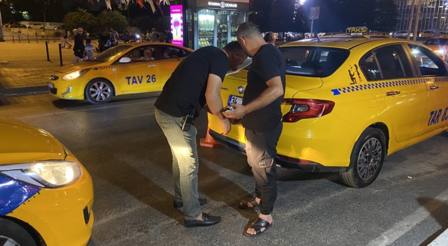 İstanbul'da ticari taksilere uyuşturucu madde ve alkol denetimi