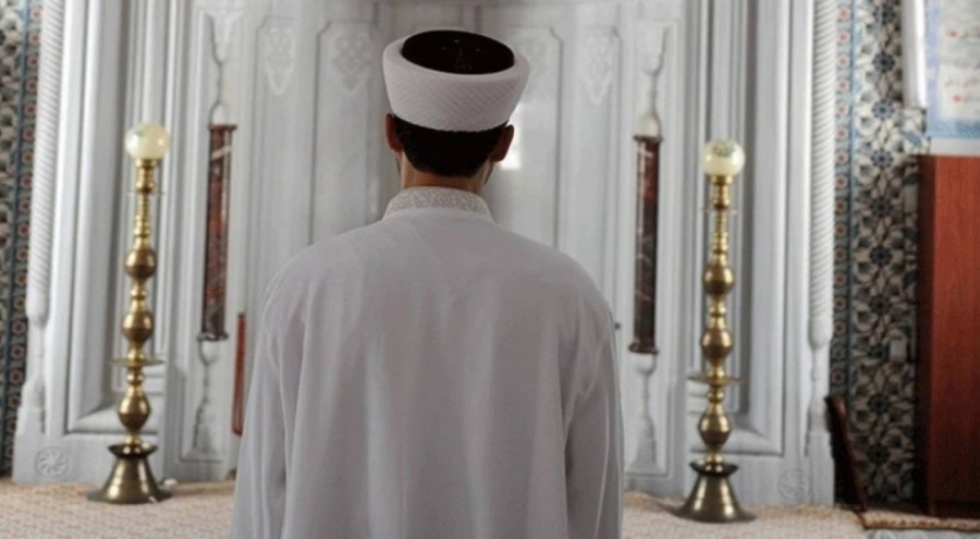 Borç verip boş senet imzalatan imamdan köylülere haciz!